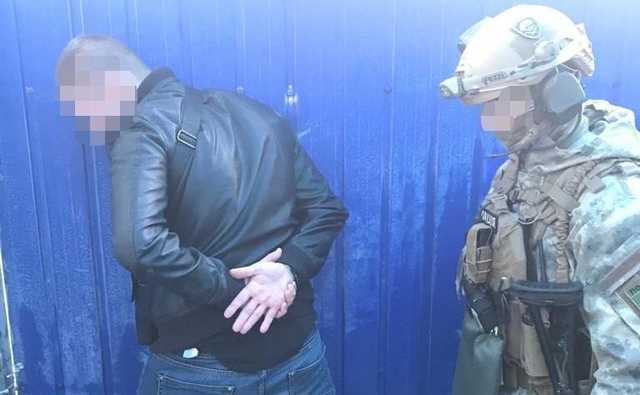 Ограбили дом и избили хозяина: спецназовцы задержали преступную группу в Днепре