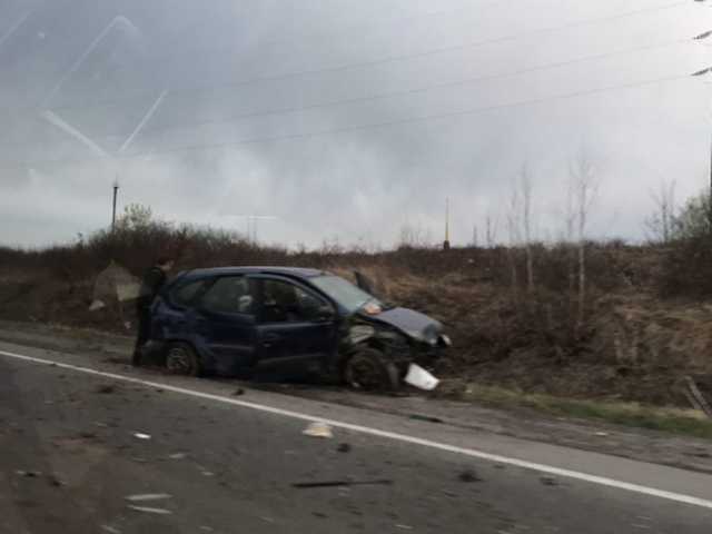 ДТП на трассе Киев –Чоп: иномарка превратилась в металлолом
