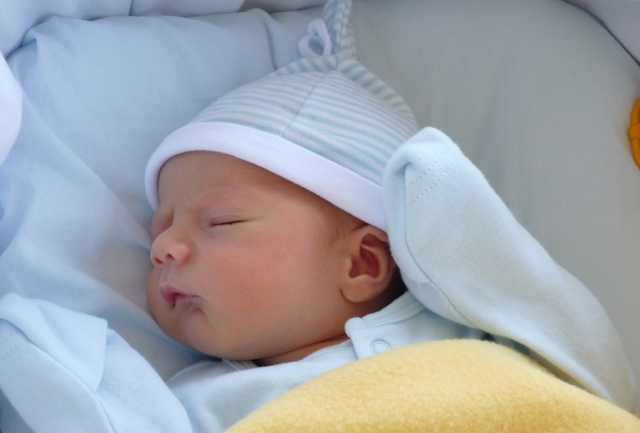 Под Харьковом женщина стремительно родила ребенка прямо на вокзале