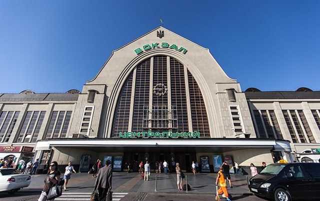 Вокзальную площадь в Киеве реконструируют