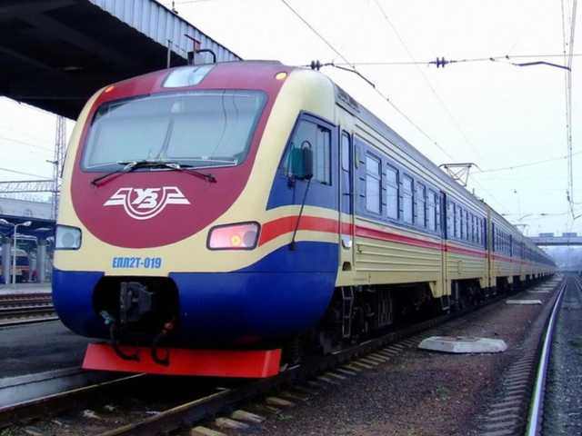 Во Львовской области электричка сбила насмерть 21-летнего военного