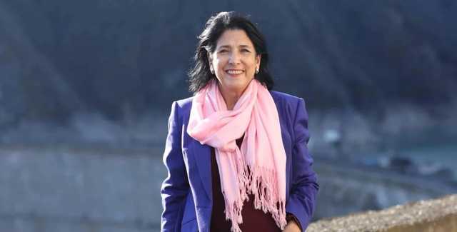 «Це й не мова, яка нас об’єднує»: Президент Грузії відмовилася говорити російською