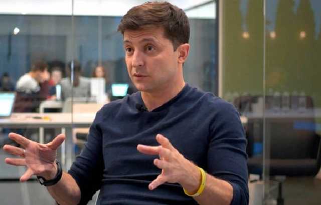 Зеленский предлагает одним законом снять неприкосновенность с президента, депутатов и судей