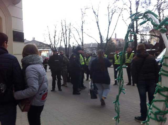 «Люди були злі та незадоволені», – тернополянка про візит Порошенка