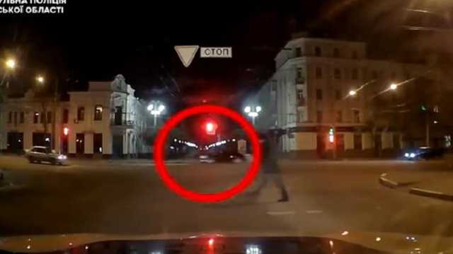 В Сумах пьяный водитель пытался скрыться от патрульных на скорости 200 км/ч