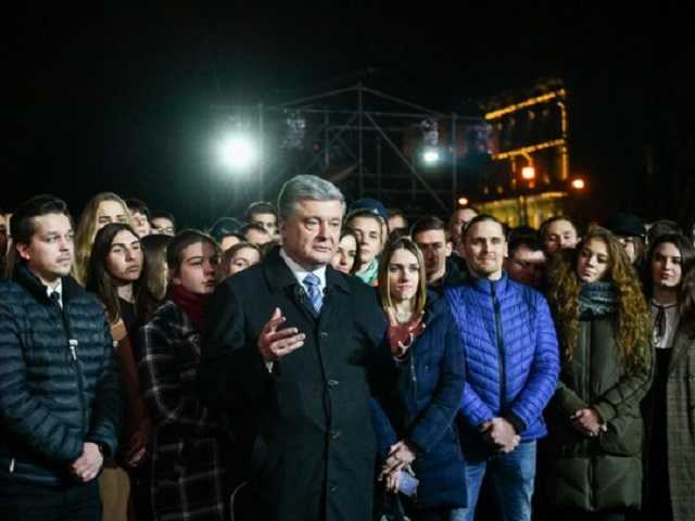 Порошенко: 13-я пенсия может стать постоянной