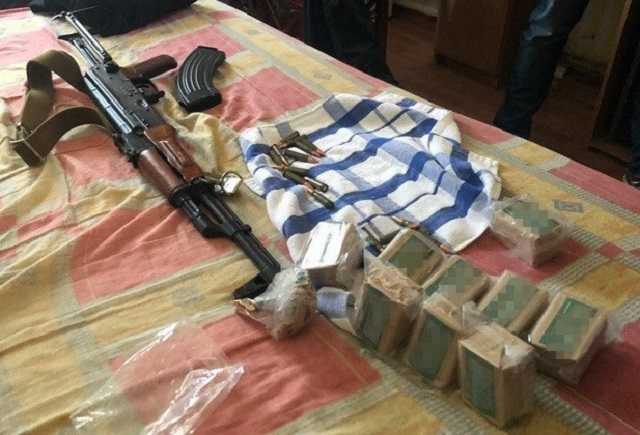 В СБУ заявили про розкриття угруповань “УПА” і “УНА”, якими керували з Росії