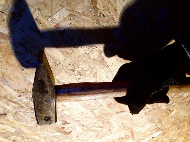 В Киеве мужчину жестоко избили молотком