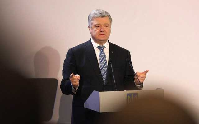 У Вінниці роздавали гроші за участь у мітингу Порошенка