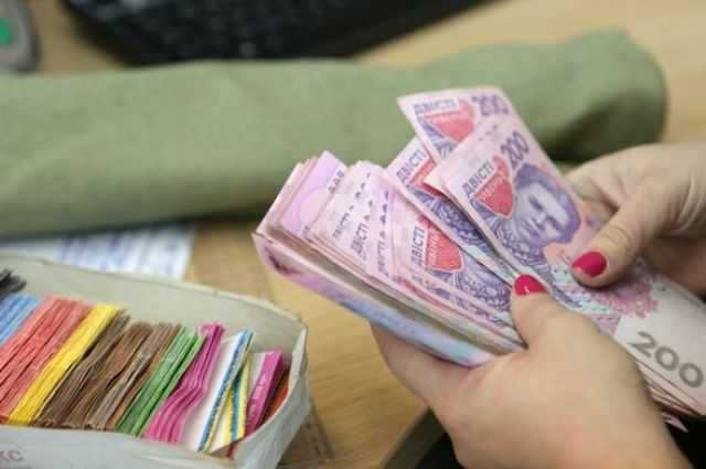 Госстат посчитал заработки украинцев