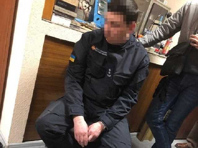 В Киеве задержали начальника отделения ГСЧС