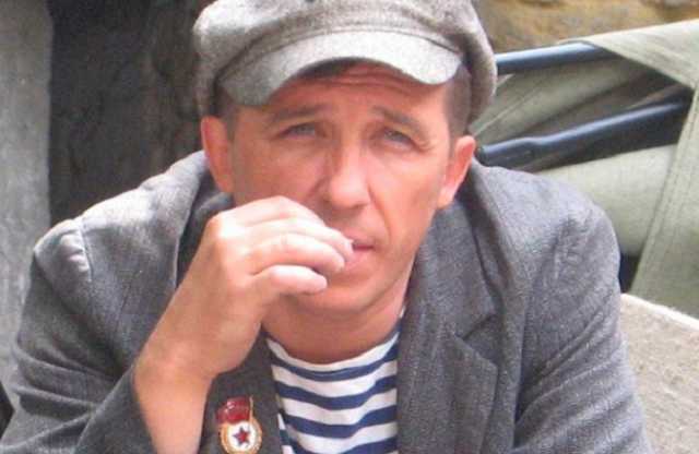 Упал и умер: со звездой "Бригады" случилось ЧП