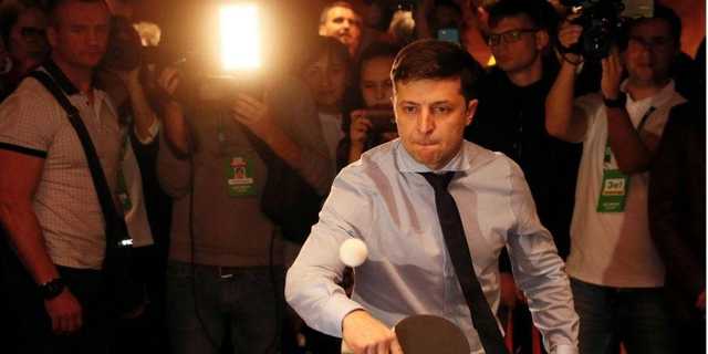 Представить свою команду до второго тура: в партии Меркель поставили условие Зеленскому