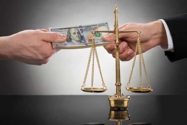 Керівник апарату суду Києва відбувся штрафом, підробивши десятки справ