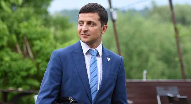 Зеленский предложил Тимошенко стать ведущей дебатов