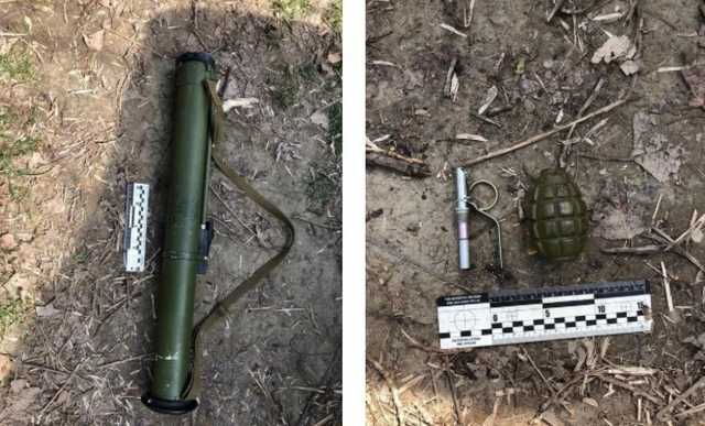 В Ужгороде мужчина пытался продать на улице гранатомет