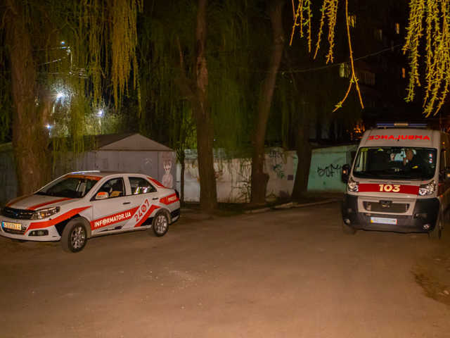 Молодые люди поссорились: в Днепре у общежития двум парням порезали лица