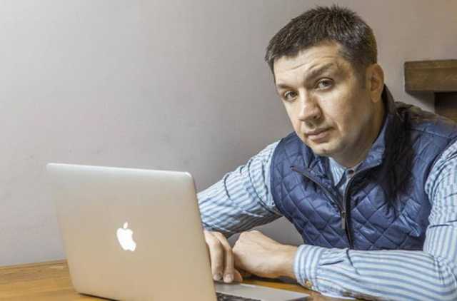 Компанія партнера Курченка ввозить контрабандне обладнання в Україну на гігантські суми, - журналіст