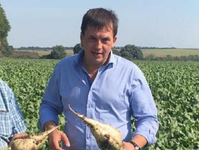 Поле нерівного бою або навіщо обласному депутату Миколі Дячуку паї на Хмельниччині?