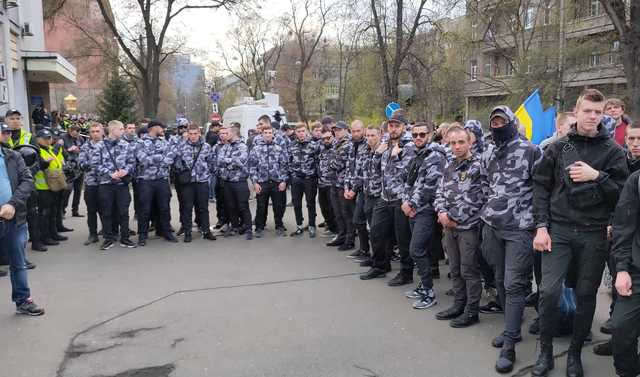 Націоналісти прийшли під будівлю МВС