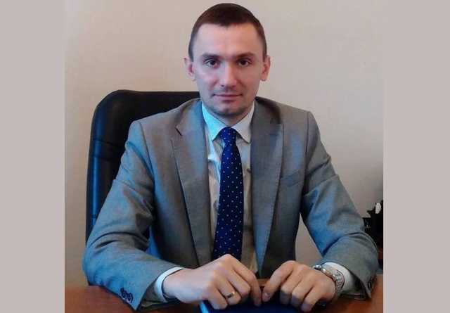 У місті Малин прокурор “кришує” незаконну АЗС