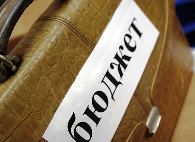 А кто украинцам вернет 5 млрд долларов за Приватбанк? — Пинзеник