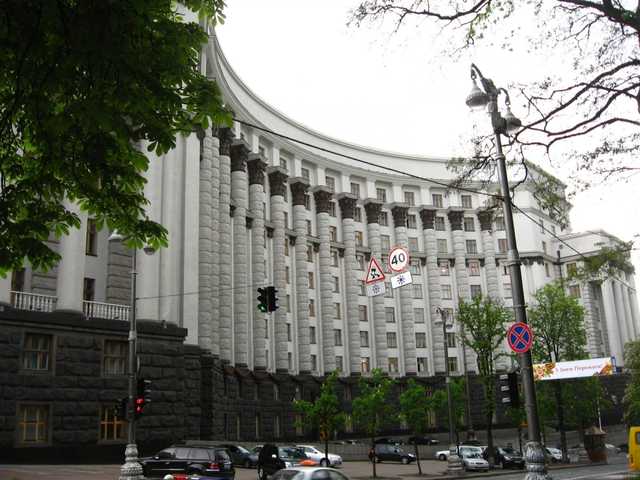 Кабмин поддержал отставку губернаторов Одесской и Херсонской областей