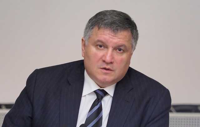 Аваков не согласен с решением Порошенко и Кабмина уволить Степанова