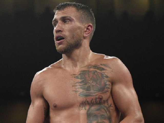 Ломаченко сломал руку, отправив Кроллу в нокаут