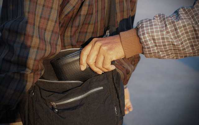 Подмешали клофелин: в Киеве обокрали известного журналиста