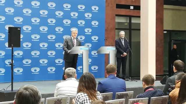 Дебаты на "Олимпийском": Зеленский не пришел на встречу с Порошенко