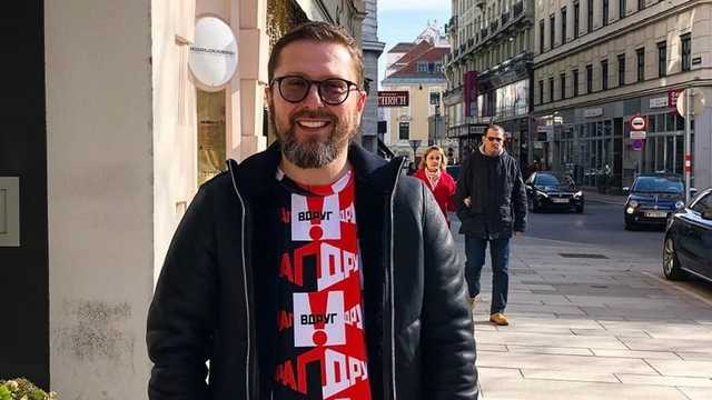 Суд отменил розыск и заочный арест скандального блогера Шария