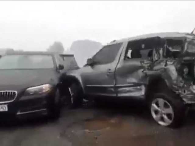 На Жулянском мосту в Киеве произошло масштабное ДТП, образовалась пробка