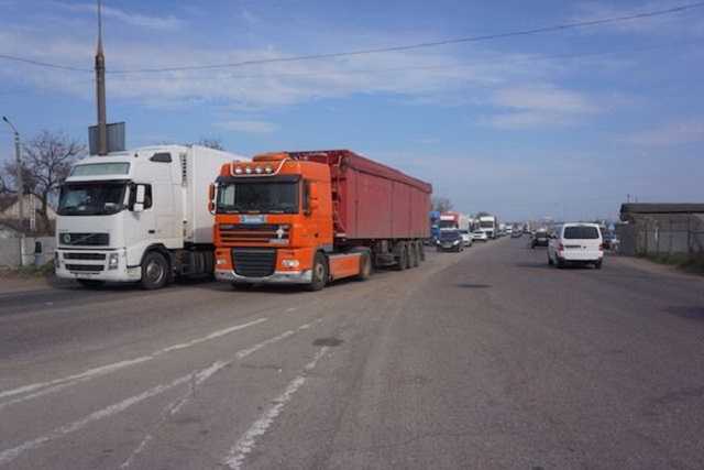 Весовой контроль на дорогах Украины - имитация и коррупция