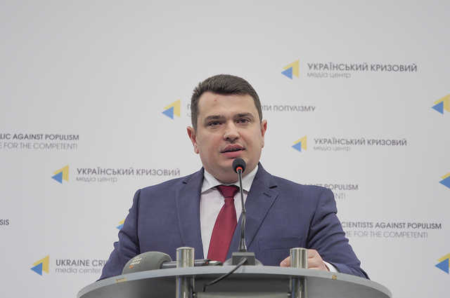 Крючков обвинил главу НАБУ Сытника в получении 500 тысяч долларов в качестве взятки