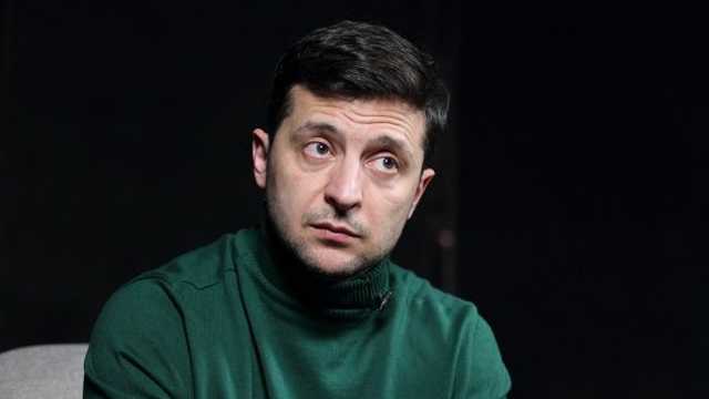 “Бандера — герой, і це класно, але…”: Зеленський прояснив свою позицію стосовно декомунізації