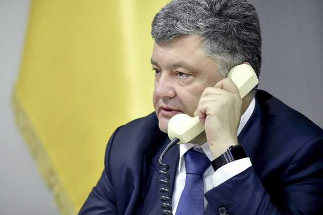 До встречи 21-го: Украинцам начал «звонить» Порошенко