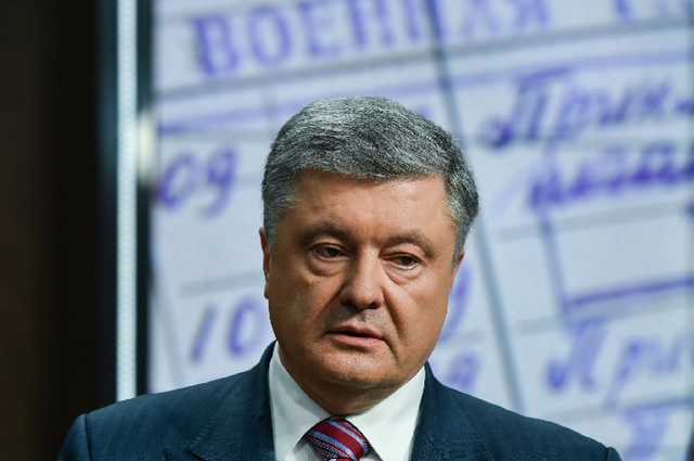 Порошенко шукає варіанти для відтермінування виборів, – Кочетков