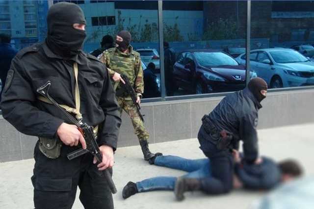 Под контролем ФСБ: "авторитеты" безнаказанно "кошмарят" Украину