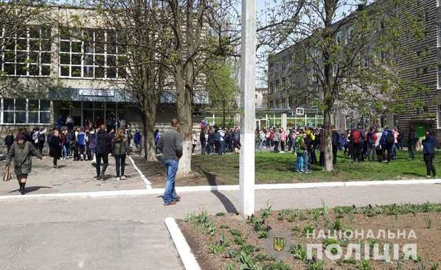 ’’Газовая атака’’ в школе: всплыли подробности ЧП на Донбассе