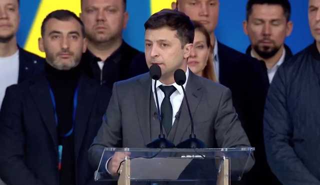 Зеленский — Порошенко: Почему не закончилась война. Вот такой вы главнокомандующий