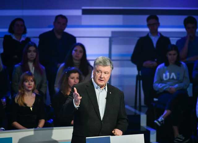 Порошенко посоветовал украинцам рожать больше, чтобы вытащить страну из кризиса