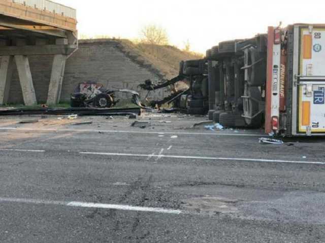 Под Одессой крупное ДТП, дорога на Киев заблокирована