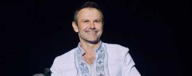 В вышиванке на выборы: как Вакарчук и Порошенко внезапно объединились