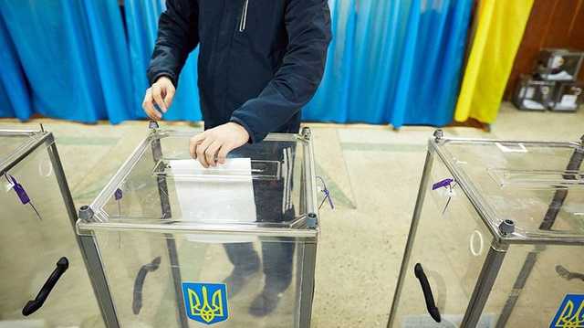 На некоторых избиркомах бюллетени выдавали без паспорта – СМИ