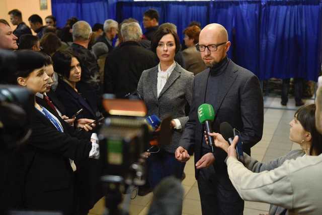 Должен найти в себе силы сделать это: Яценюк обратился к новоизбранному президенту