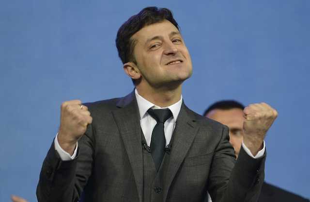 «I feel good. Thank you. Don’t cry». Зеленский отреагировал на результаты экзит-пола