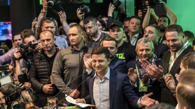 Еврокомиссар Йоханнес Хан поздравил Зеленского с победой и призвал его продолжить реформы