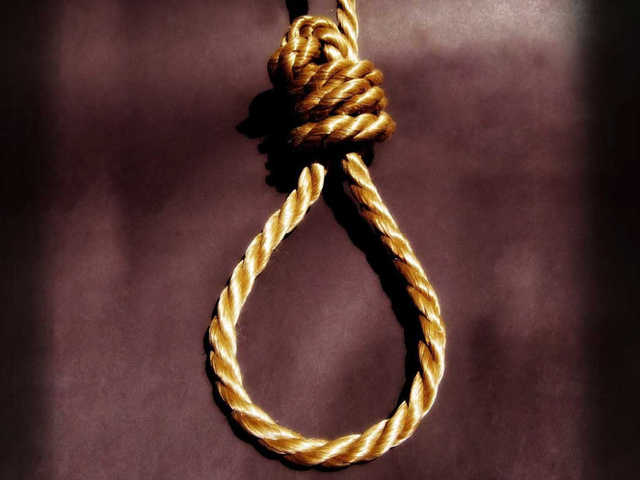 Во Львове мужчину-иностранца нашли повешенным на детской площадке