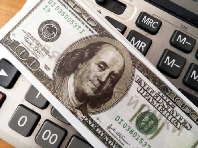 Курс доллара в Украине продолжает стремительно падать